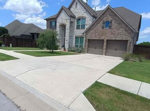 Anita W.'s lawn care services service result