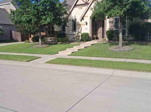 Chivon C.'s grass cutting service result