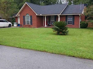 Lisa R.'s lawn service service result
