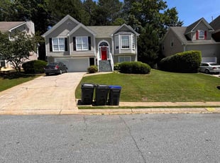 Erica S.'s lawn maintenance service result