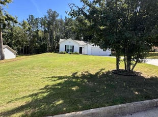 Jennifer R.'s lawn care services service result