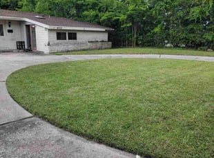 Hannah W.'s lawn maintenance service result