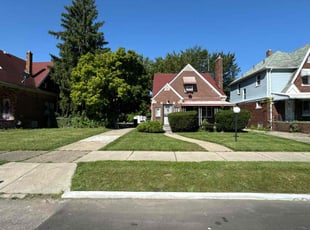Wenitra M.'s lawn maintenance service result