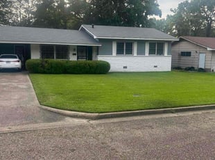 Julie C.'s lawn care services service result