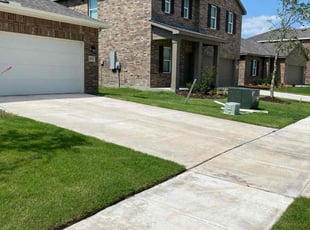 Angela H.'s grass cutting service result