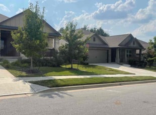 Karen L.'s grass maintenance service result