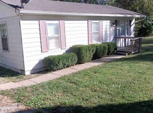 Jessica T.'s lawn maintenance service result