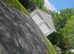 Jennifer N.'s lawn maintenance service result