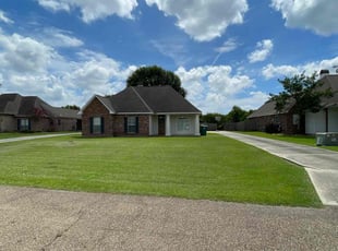 Carole R.'s lawn care services service result
