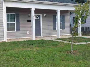 Debbie W.'s lawn maintenance service result