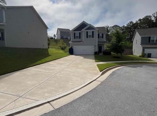 Maryann H.'s lawn maintenance service result