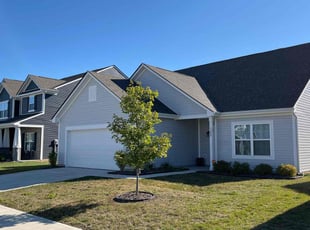 Jenny R.'s lawn maintenance service result