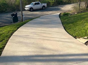 Laura M.'s lawn service service result