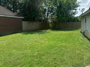 Elizabeth W.'s lawn care services service result