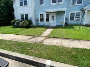Kelsey R.'s lawn care services service result