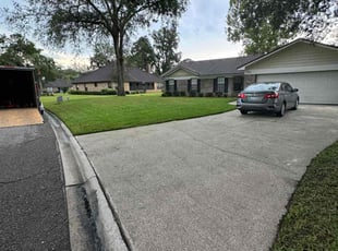 Julie Z.'s lawn care services service result
