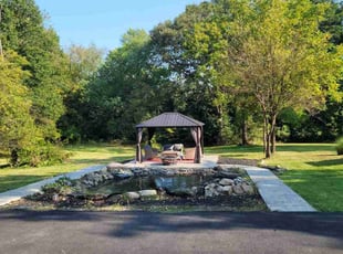 Eleni K.'s lawn care services service result