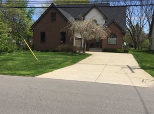 Royetta F.'s lawn care service result