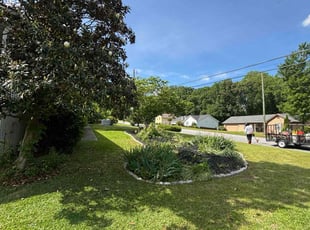 Stephney W.'s lawn care services service result