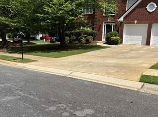 Melinda D.'s lawn care service result