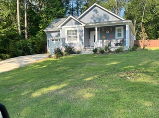 Lauren S.'s grass maintenance service result