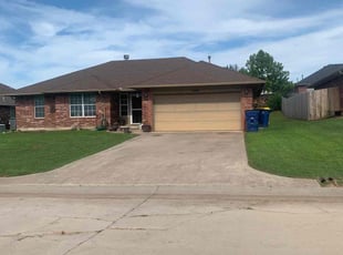 Nicole S.'s grass maintenance service result