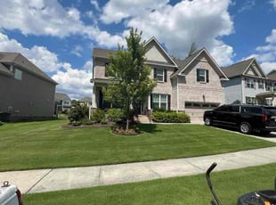 Derek P.'s lawn care services service result