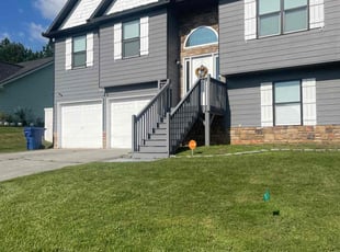 Victoria B.'s lawn care services service result