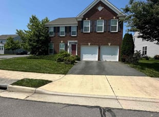 Safiyah R.'s lawn maintenance service result