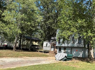 Debbi L.'s lawn maintenance service result