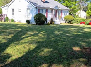 Amanda D.'s grass maintenance service result