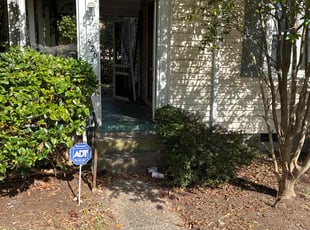 Stephanie S.'s Bush Trimming service result