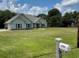 Heather V.'s lawn maintenance service result