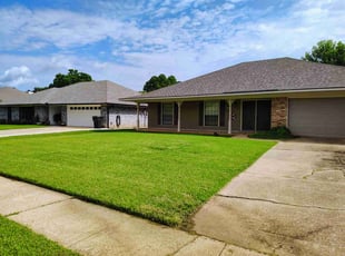 Amanda E.'s grass cutting service result