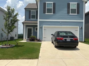 Jessica K.'s lawn care services service result