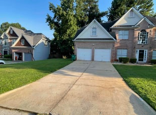 Yingbo M.'s lawn care service result