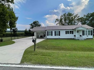 Dave E.'s lawn maintenance service result