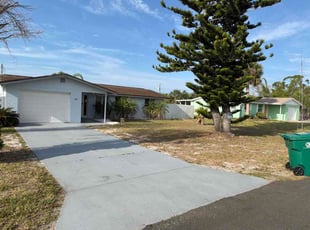 Kristen L.'s lawn maintenance service result