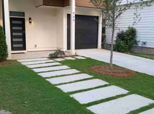 Valerie D.'s lawn service service result
