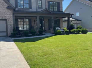 Kira M.'s lawn maintenance service result