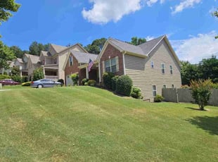 Erika M.'s lawn maintenance service result