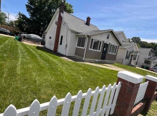 Ricardo B.'s lawn care services service result