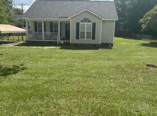 Kimberly B.'s lawn care services service result