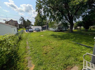 Debra S.'s lawn care service result