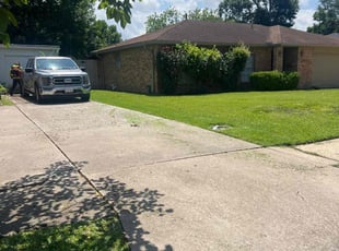 Zackary C.'s lawn care services service result