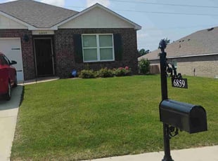 Shauna M.'s lawn maintenance service result