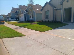 Laurie C.'s lawn maintenance service result