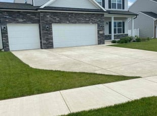 Lynn N.'s lawn care services service result