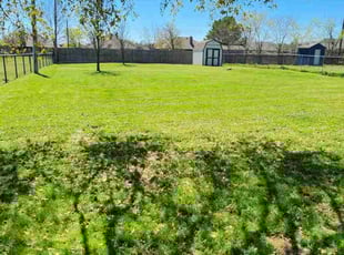 Melissa F.'s lawn care services service result