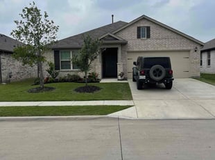 Chloe H.'s lawn care services service result